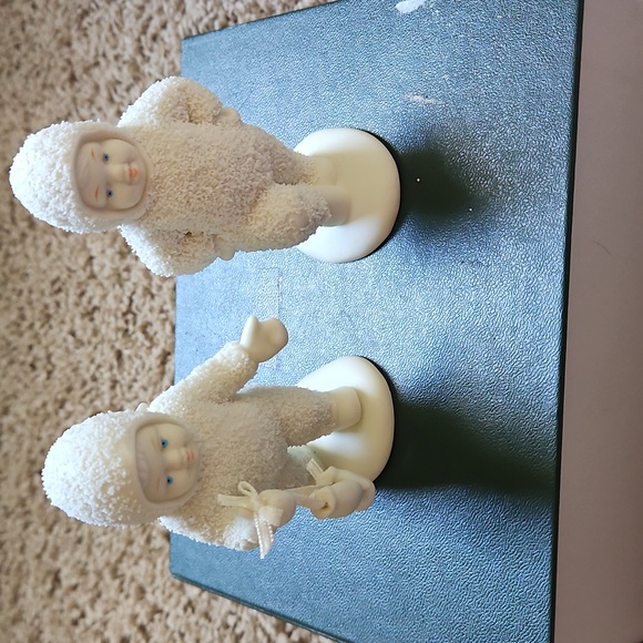 Set Of 2 Snow Babies Figurines - Picture 7 of 7